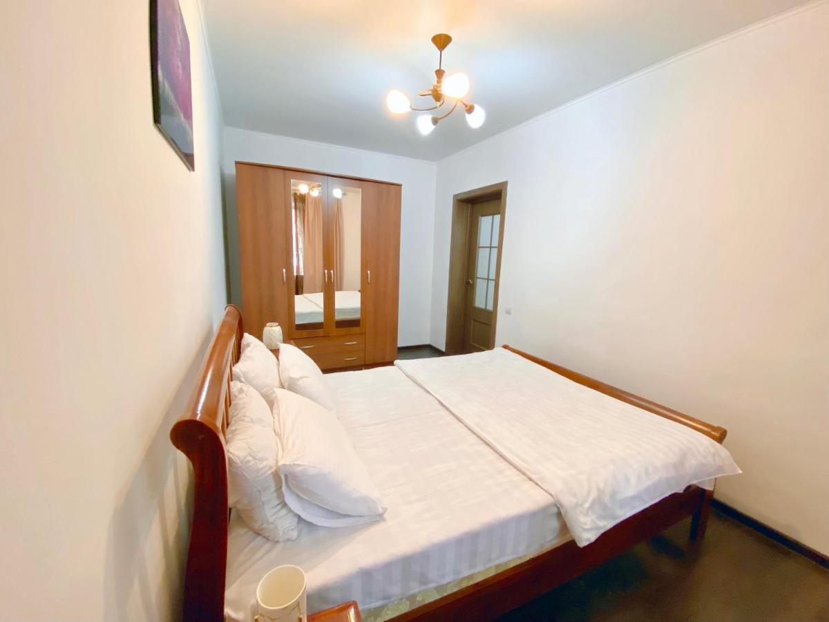 Comfortable Apartment, Samal 2 Almaty Eksteriør bilde